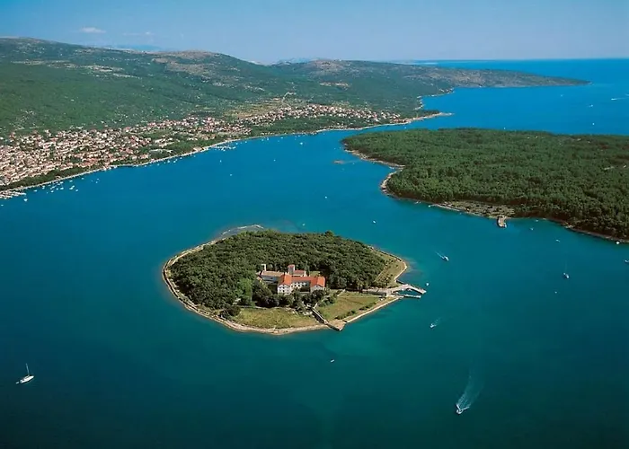 Villa Beautiful Stone With Swimming Pool, Sauna And Large Garden By Traveler Tourist Agency Krk Id 2225 *